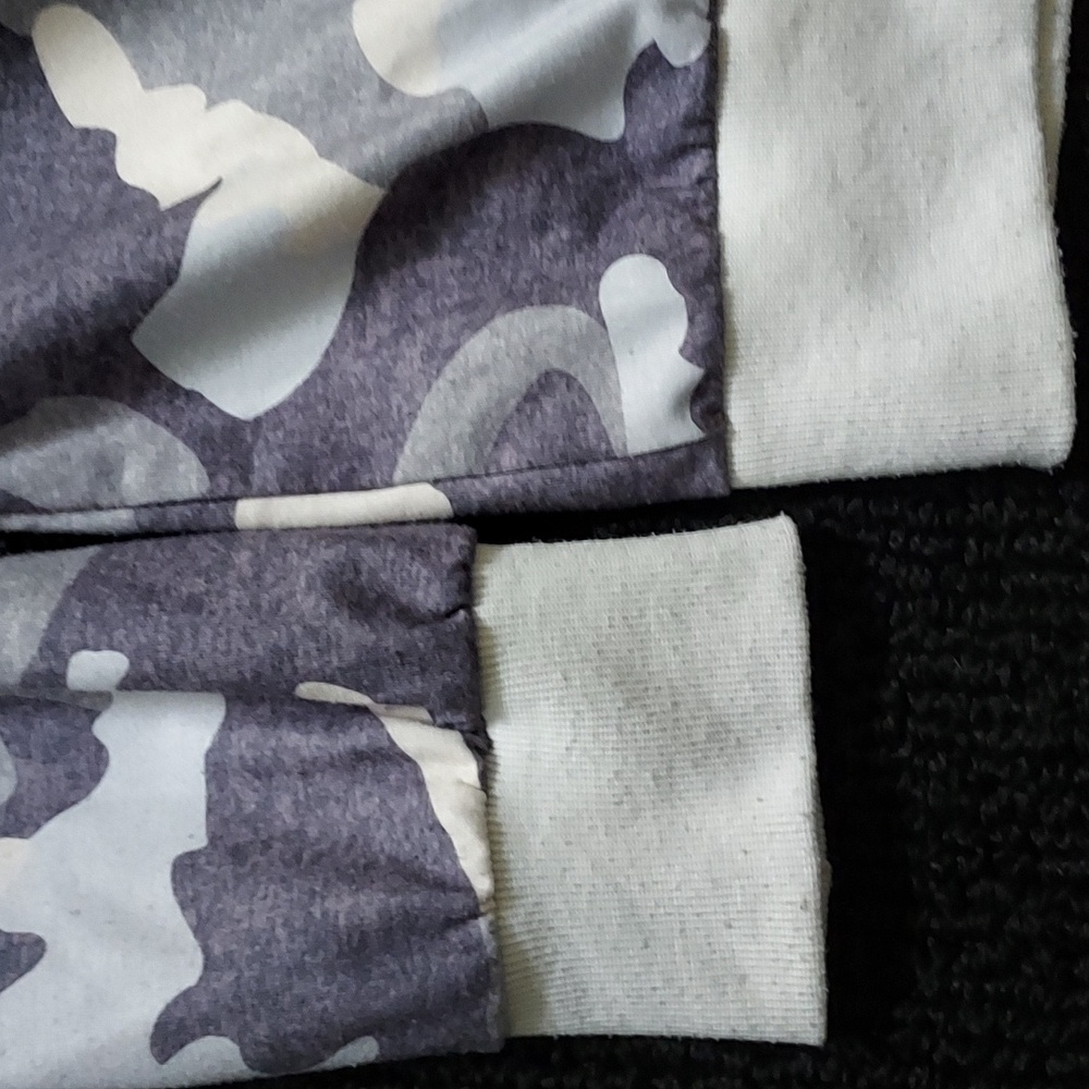 Gray & Cream Camo sweatshirt - Picture 4 of 6